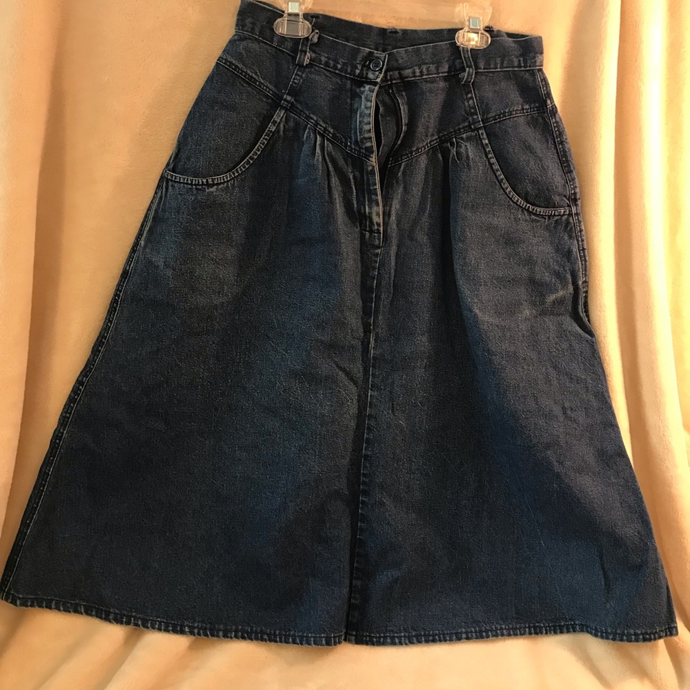 Vintage jean skirt with pockets